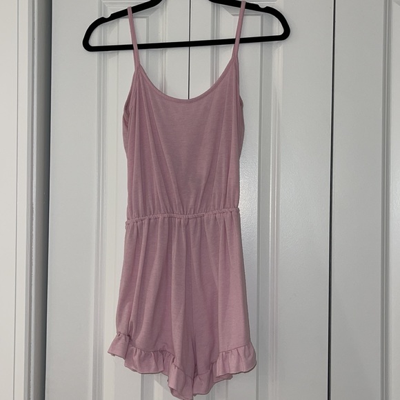 Women’s POOF NY Light Pink Ruffle Romper Small - Picture 3 of 8